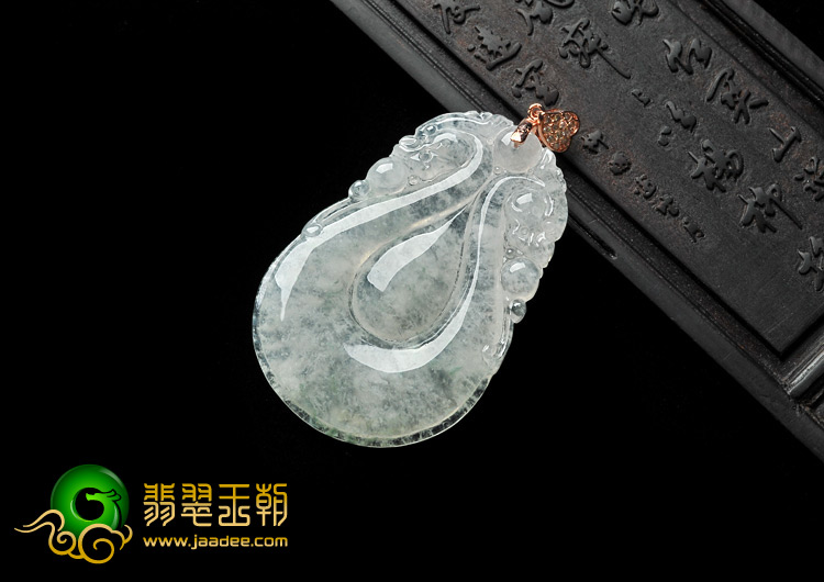 feicui冰种飘花缅甸翡翠A货双龙如意挂件
