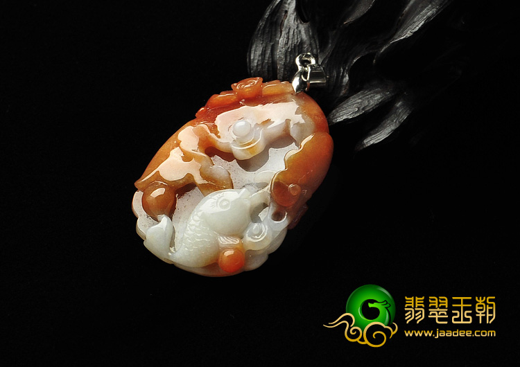 糯冰种红翡缅甸翡翠A货年年有余挂件