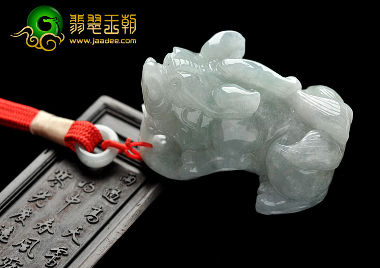 冰种晴水缅甸翡翠A货貔貅手玩件