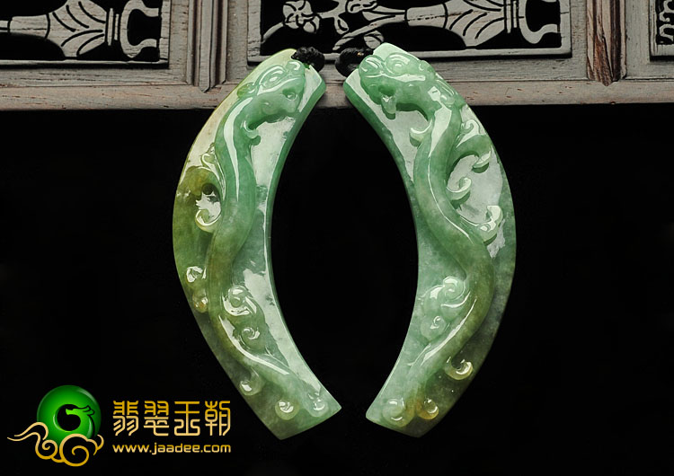 糯冰种豆色带黄翡缅甸翡翠A货龙牌挂件（一对）