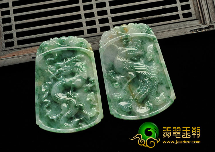 糯冰种飘花缅甸翡翠A货龙凤牌挂件（一对）