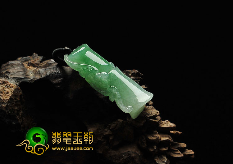 糯冰种晴水缅甸翡翠A货节节高挂件