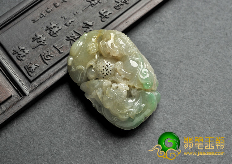 feicui糯冰种晴水飘花缅甸翡翠A货事事如意挂件