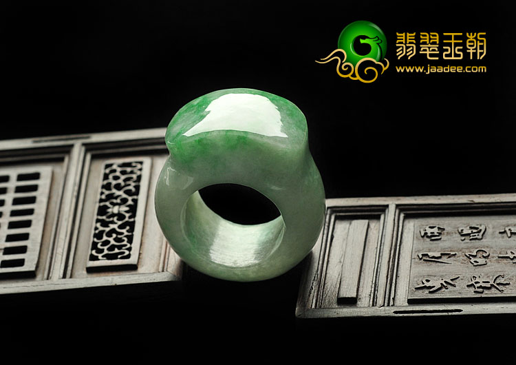细糯种翠色缅甸翡翠A货指环