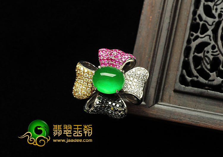 冰玻种阳绿缅甸翡翠A货镶白金花型戒指（真钻）