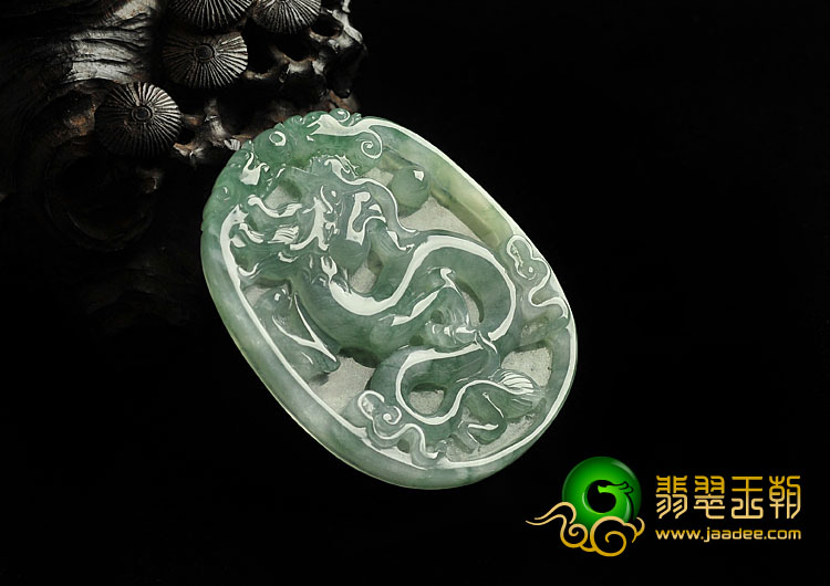 冰种晴水缅甸翡翠A货龙牌挂件