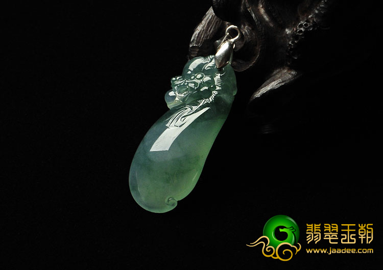 冰种飘花缅甸翡翠A货龙头福瓜挂件