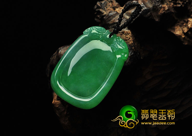 冰种翠色缅甸翡翠A货双龙如意挂件