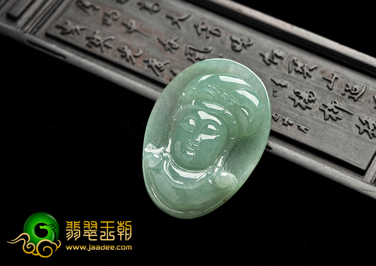 糯冰种豆色缅甸翡翠A货观音头挂件