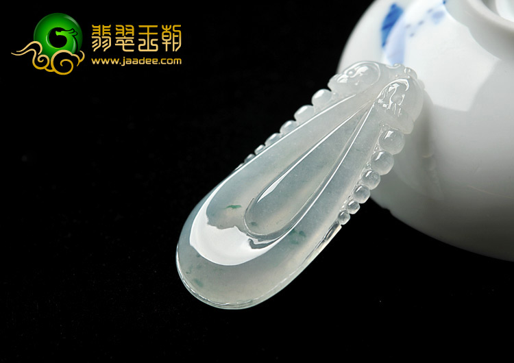 冰种略飘花缅甸翡翠A货双龙如意挂件