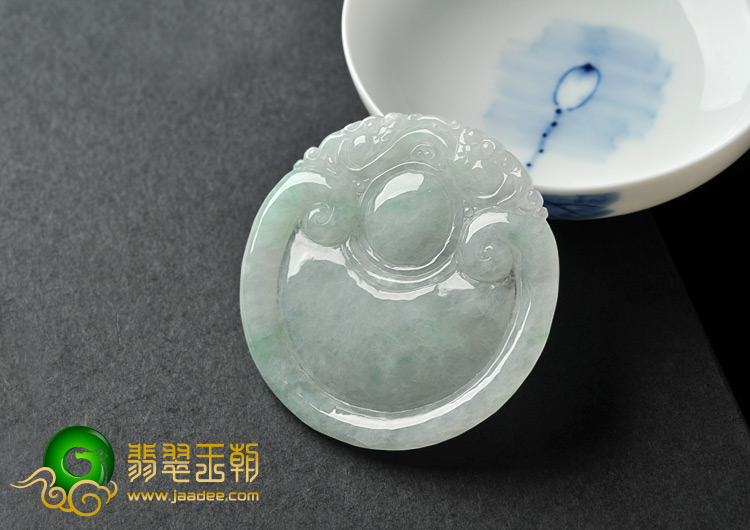 冰种略飘花缅甸翡翠A货双龙如意挂件
