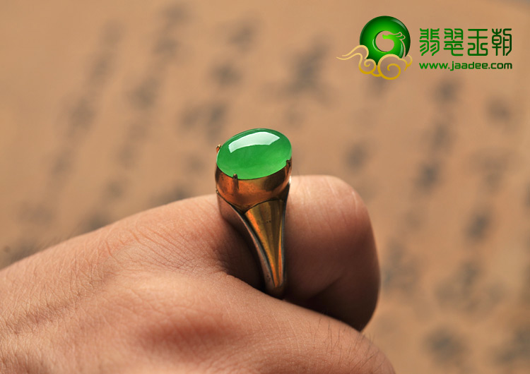 冰种阳绿满绿缅甸翡翠A货戒面