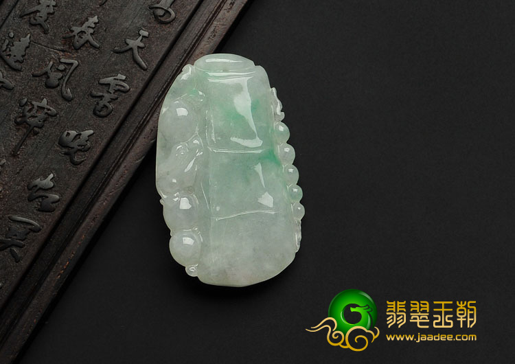 糯冰种飘花缅甸翡翠A货节节高挂件