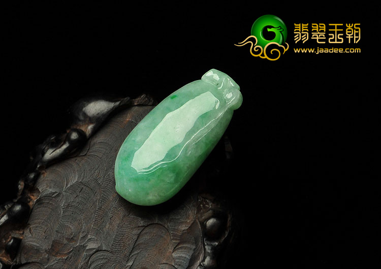 糯冰种飘花缅甸翡翠A货福瓜挂件
