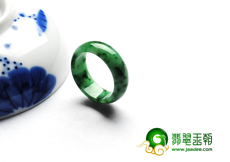细糯种癣加绿缅甸翡翠A货指环