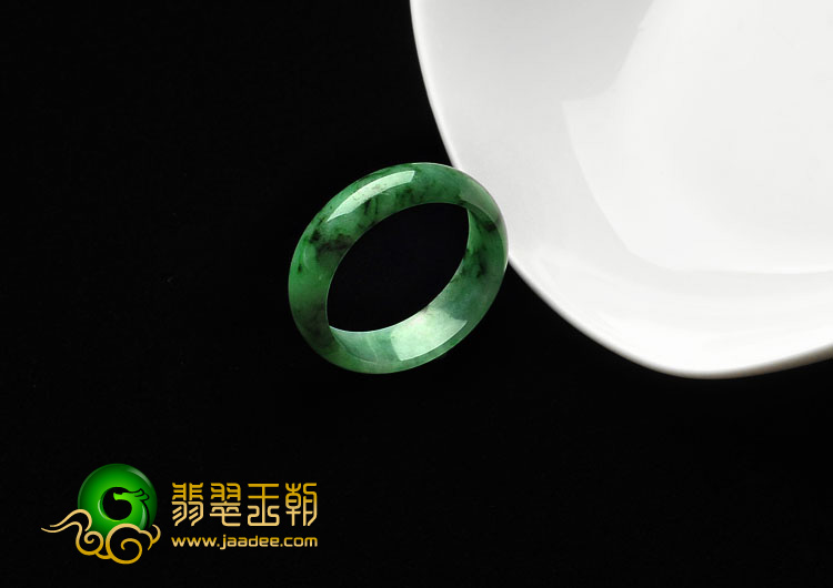 细糯种癣加绿缅甸翡翠A货指环