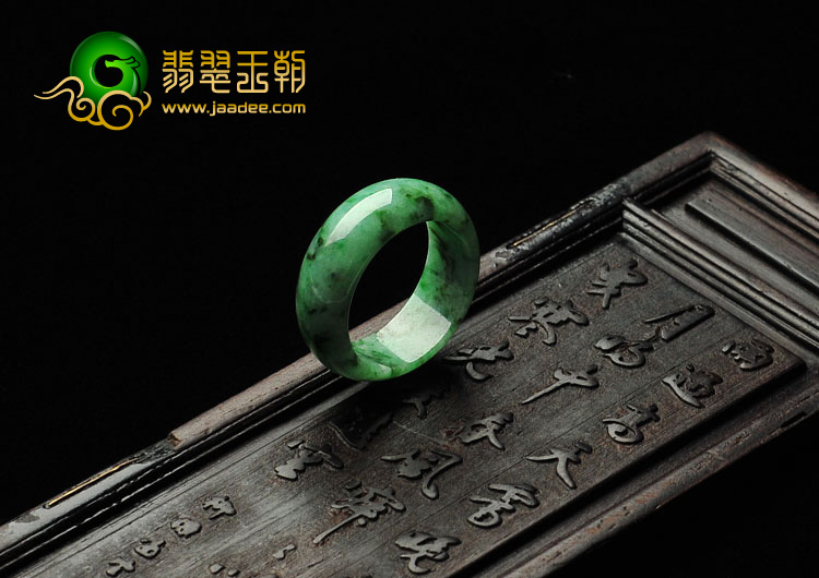 细糯种癣加绿缅甸翡翠A货指环