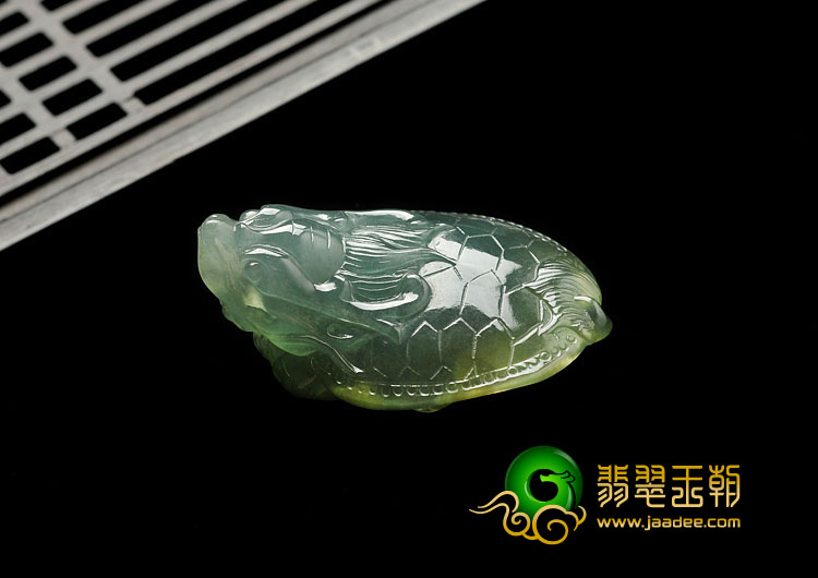 冰种晴水缅甸翡翠A货龙头龟挂件