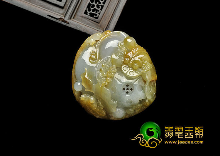 糯冰种褐黄翡缅甸翡翠A货年年有余挂件