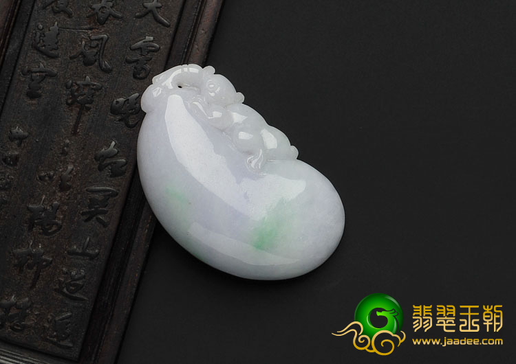 糯冰种春带彩缅甸翡翠A货福寿瓜挂件