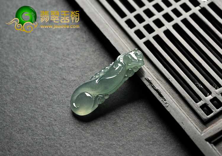 冰种晴水缅甸翡翠A货龙行如意挂件