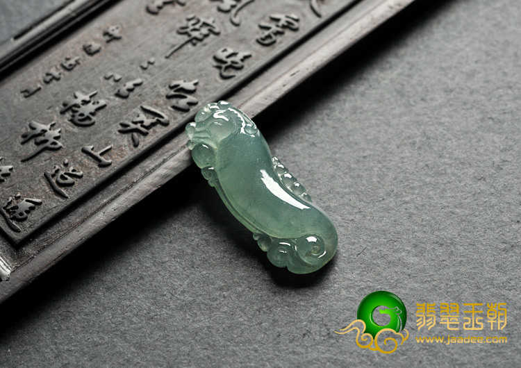 冰种晴水缅甸翡翠A货龙行如意挂件