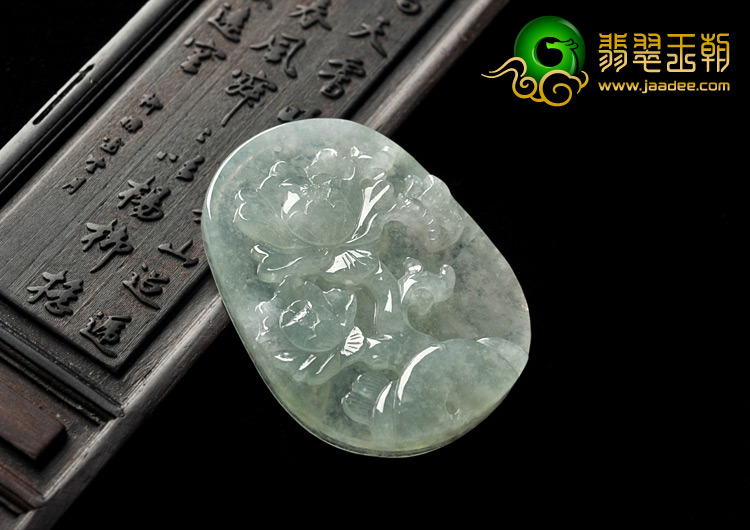 冰种晴水缅甸翡翠A货牡丹挂件