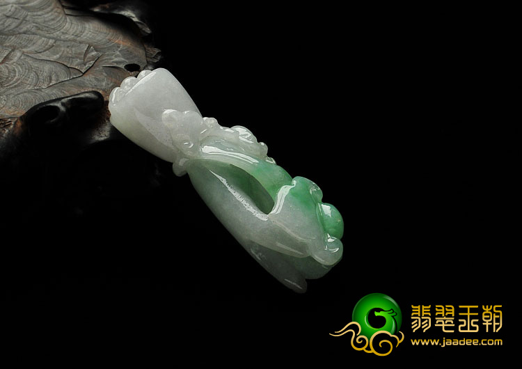 糯冰种豆色缅甸翡翠A货佛手挂件