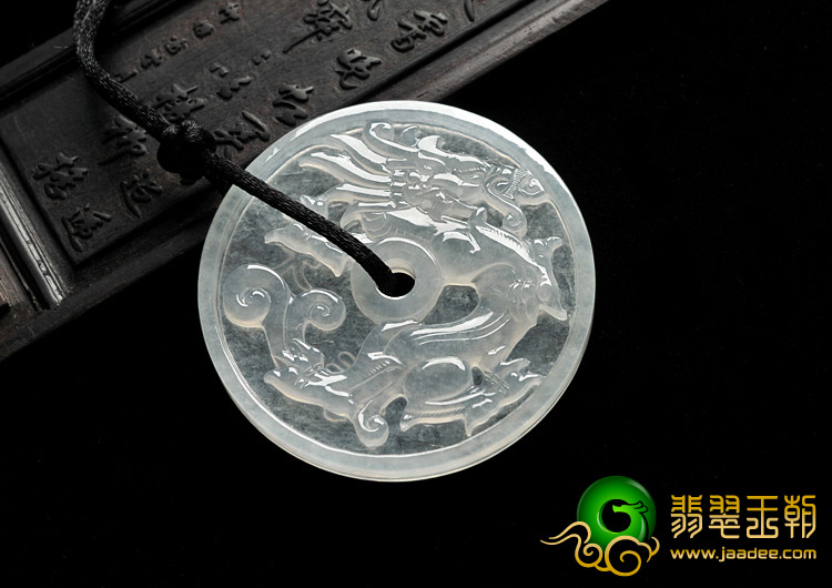 冰玻种缅甸翡翠A货龙牌挂件