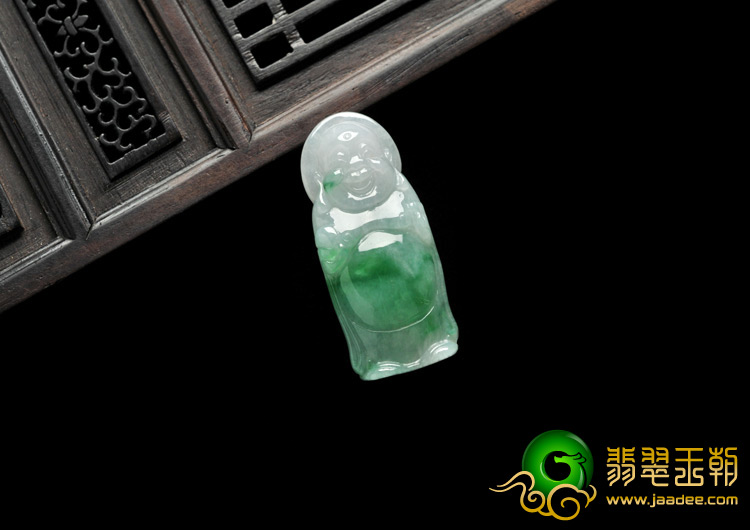 糯冰种飘翠缅甸翡翠A货站佛挂件