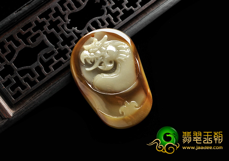 (超值推荐)糯冰种褐黄翡缅甸翡翠A货仿古龙牌挂件
