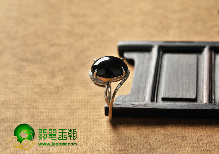 冰玻种墨翠缅甸翡翠A货银镀金戒指（水钻）