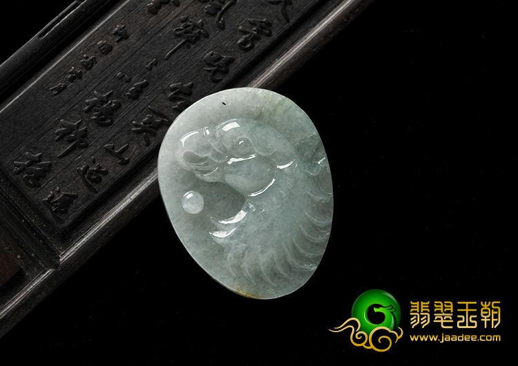 糯冰种晴水缅甸翡翠A货鹰头挂件
