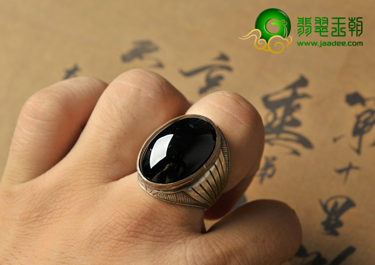 冰玻种墨翠缅甸翡翠A货戒面