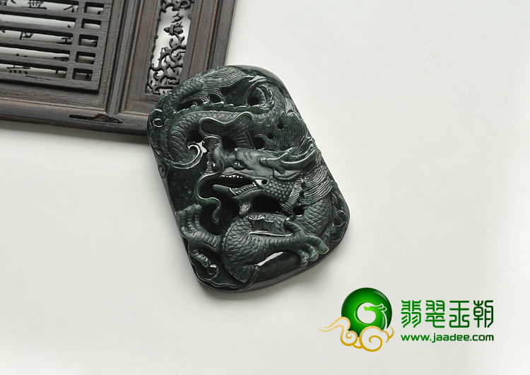 冰种墨翠缅甸翡翠A货龙牌挂件