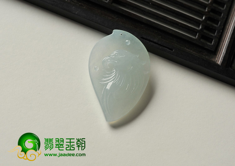 冰种晴水缅甸翡翠A货鹰头挂件