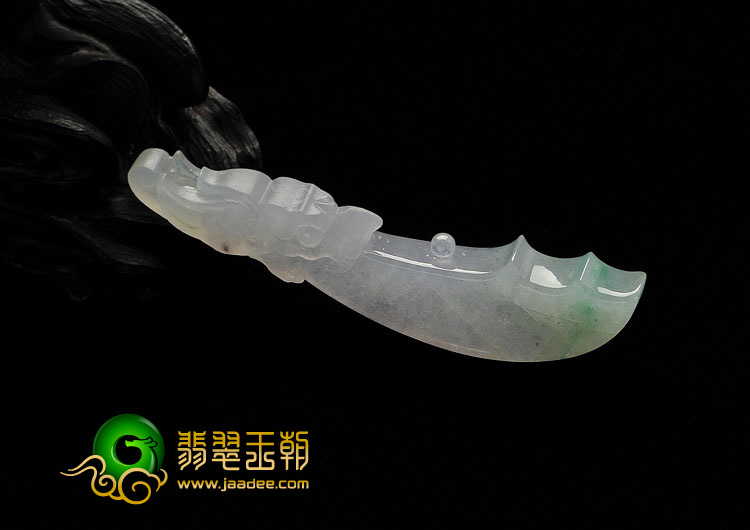 冰种飘翠缅甸翡翠A货龙头玉刀挂件