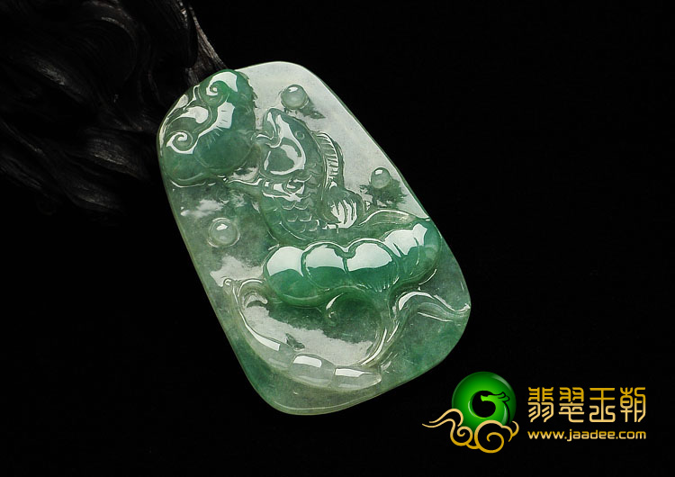 冰种豆色缅甸翡翠A货年年有余挂件