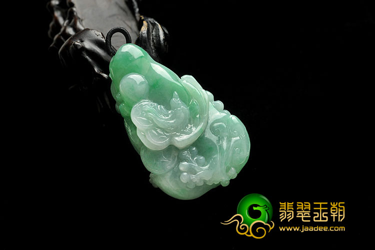 糯冰种翠色缅甸翡翠A货喜上眉梢挂件
