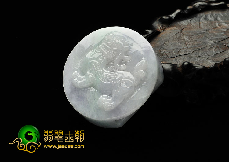 糯冰种淡春带彩缅甸翡翠A货麒麟皮带扣