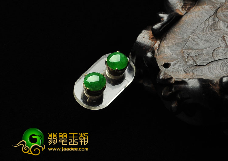 糯冰种阳绿缅甸翡翠A货耳钉