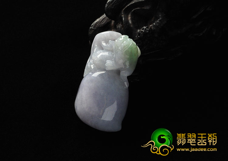 糯冰种春带彩缅甸翡翠A货寿桃挂件