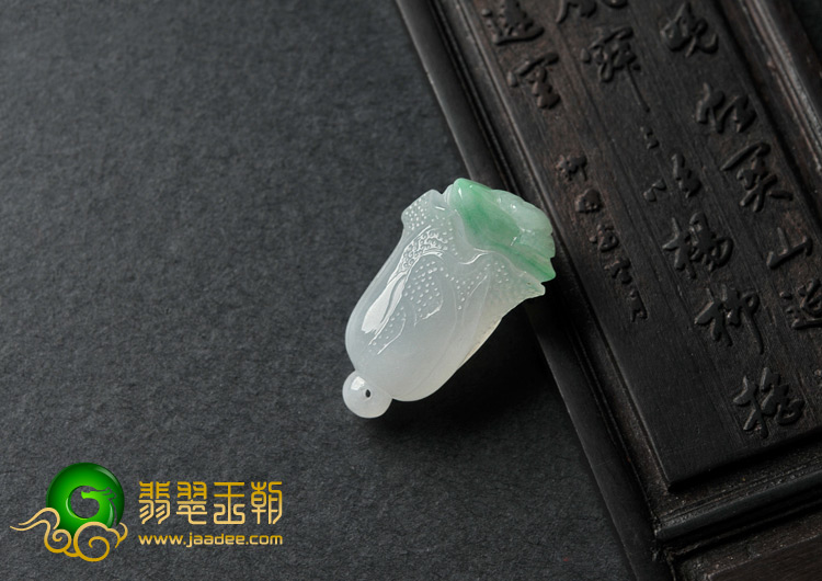 糯冰种飘翠缅甸翡翠A货白菜挂件