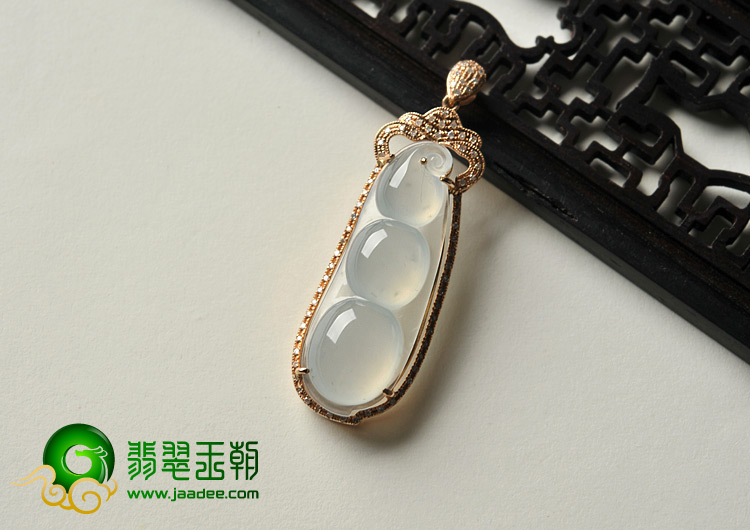 冰玻种晴水缅甸翡翠A货镶玫瑰金四季豆胸坠（真钻）