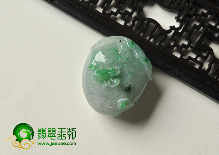 糯冰种飘翠缅甸翡翠A货寿桃挂件