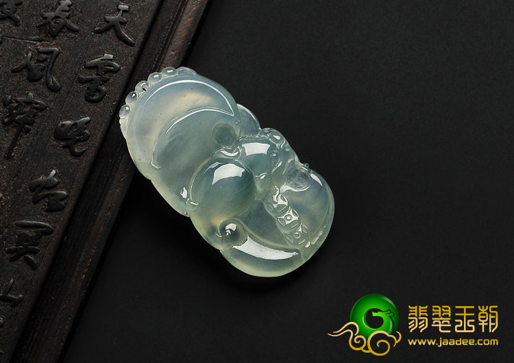 冰玻种淡晴水缅甸翡翠A货福在眼前挂件