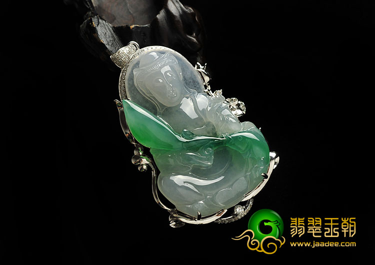 冰种飘翠缅甸翡翠A货镶白金观音（真钻）