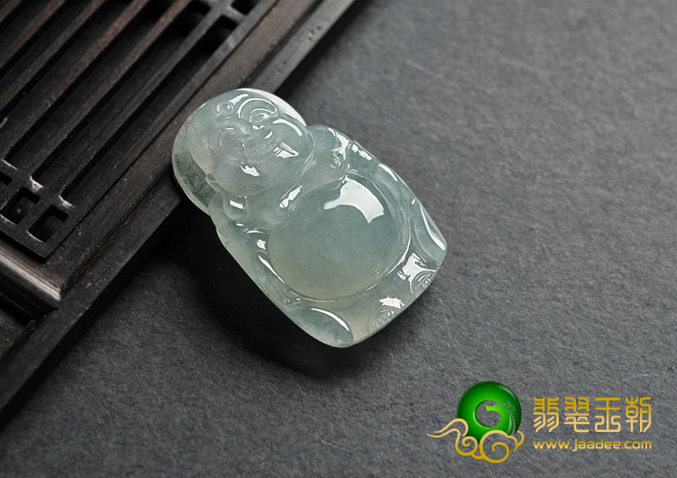 冰种淡晴水缅甸翡翠A货站佛挂件