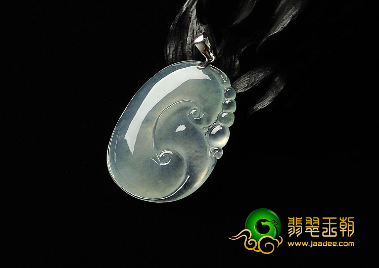 冰种略飘花缅甸翡翠A货镶金扣如意挂件