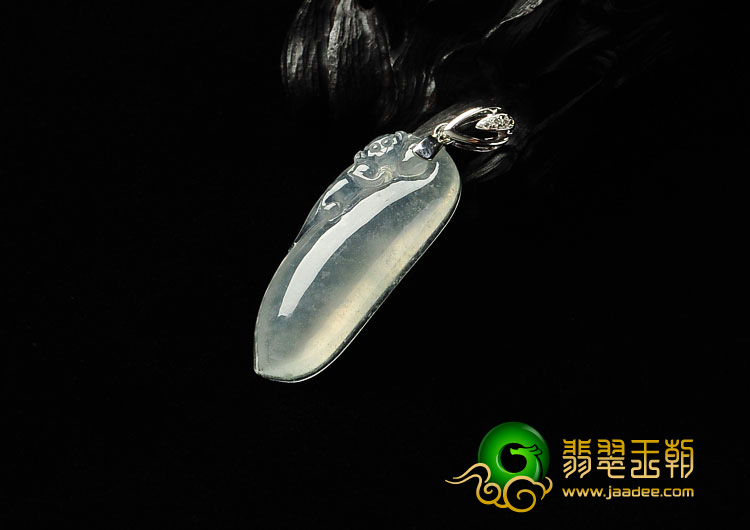 玻璃种缅甸翡翠A货镶银扣福瓜挂件